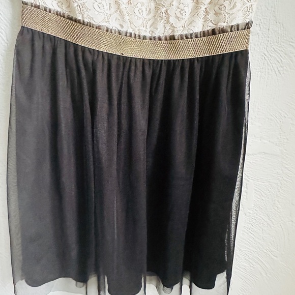 🌺 5 x 25 🌺Elegant Lace Kids Dress - Black and Cream - Picture 6 of 8